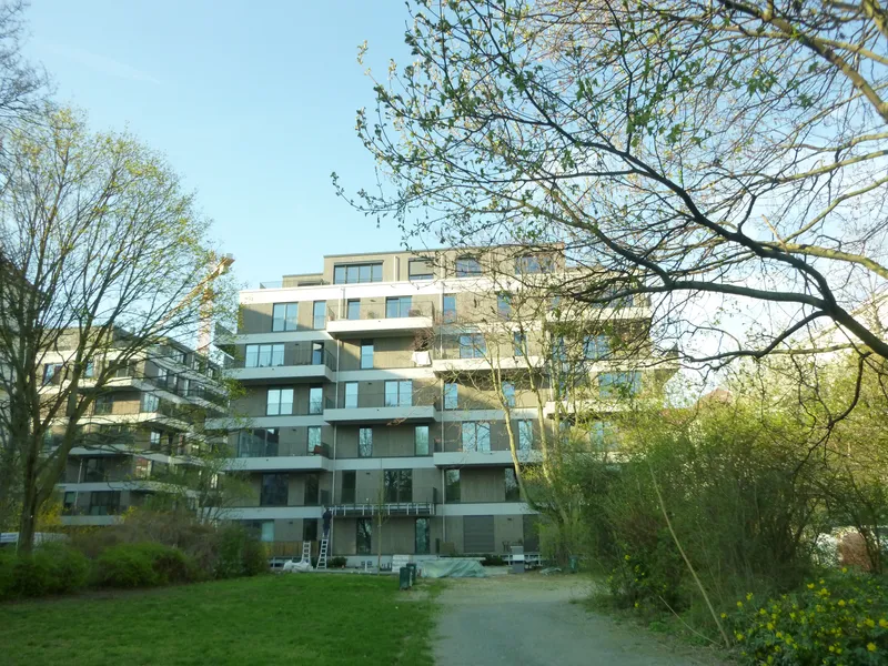 Ökologischer Neubau 3 Zi. mit Balkon und TG am Schmollerplatz (200m vom Landwehrkanal) — photo 1
